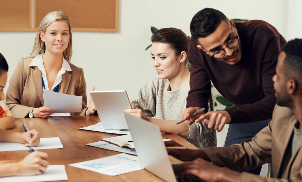 En Cadence - Une veille juridique et sociale permanente dans le secteur HCR.